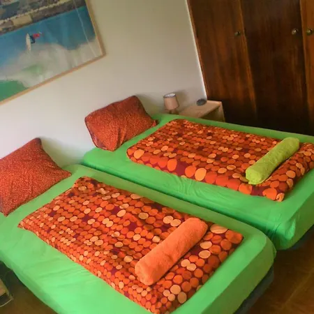 佩尼切冲浪之家旅舍 *