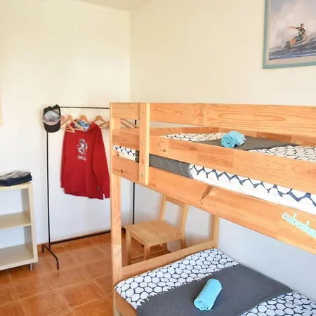 Surf House Peniche Ostello