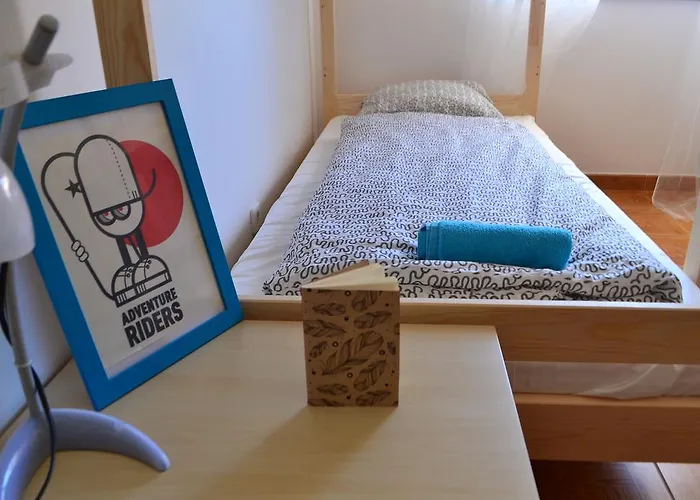 Surf House Peniche Ostello *